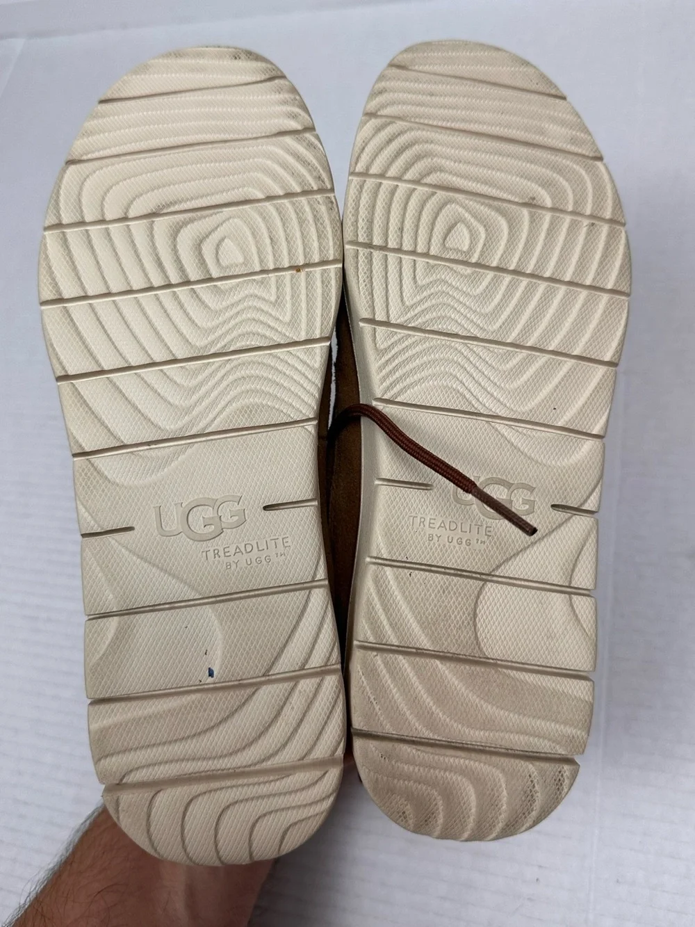 UGG Boys Canoe II Chukka Boot Size US 6.0 - EU 38